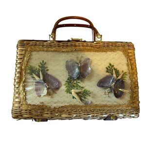 Vintage Wicker Handbag with Shell Design